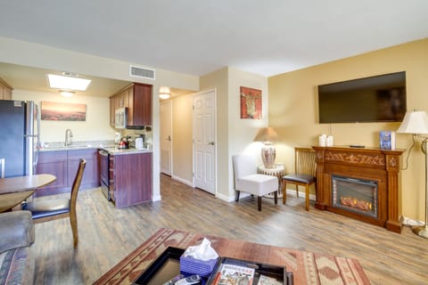 'The Painted Pony' Sedona Condo: Pool & Gym Access Apartment in Village of Oak Creek