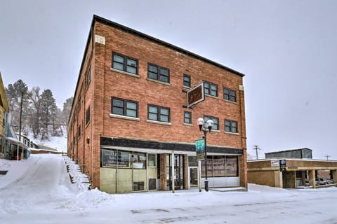 Upscale Apt at The Lofts in Historic Downtown Lead Apartment in Lead