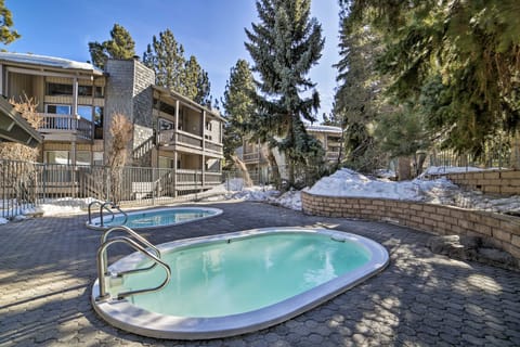 Resort Condo w/ Hot Tub & Pool, Near Ski Lift Apartment in Mammoth Lakes