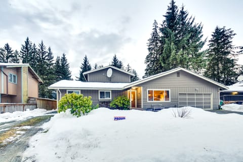 Juneau Apartment - Minutes to Mendenhall Glacier Apartment in Mendenhall Valley