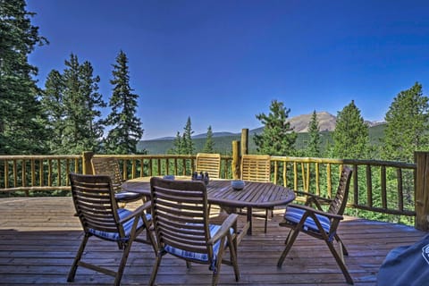 Spacious Fairplay Retreat w/ Hot Tub & Fire Pit! House in Park County