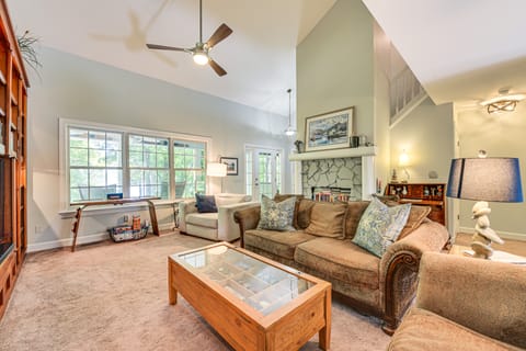 Spacious Home w/ Deck on Shores of Lake Wylie House in Lake Wylie