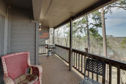 Hot Springs Condo w/ Lake Access & Community Pool Apartment in Lake Hamilton