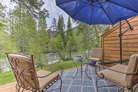 Waterfront Retreat ~ 7 Mi to Copper Mtn Ski Resort Apartment in Frisco