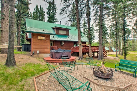 Angel Fire Cabin: Hot Tub, Fire Pit & Trail Access House in Angel Fire