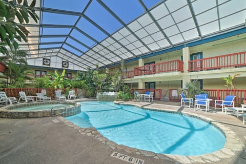 Corpus Christi Condo w/ Pool: Walk to the Beach! Apartment in North Padre Island