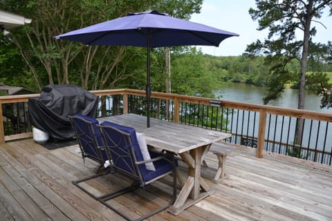 Luxury Hot Springs Oasis on Lake w/ Private Dock! House in Rockwell