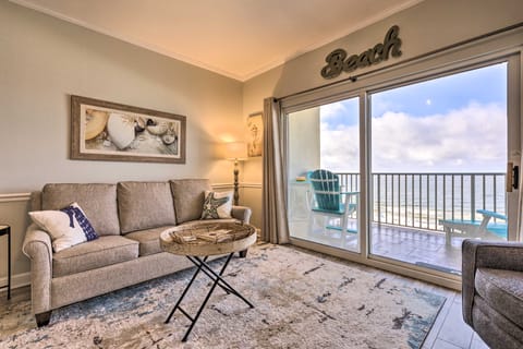 Ocean-View Orange Beach Condo: Steps to the Gulf! Apartment in Orange Beach