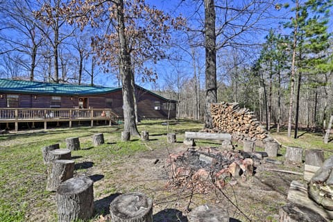 Serene Cabins w/ Decks & 8 Acres on Kiamichi River House in Oklahoma