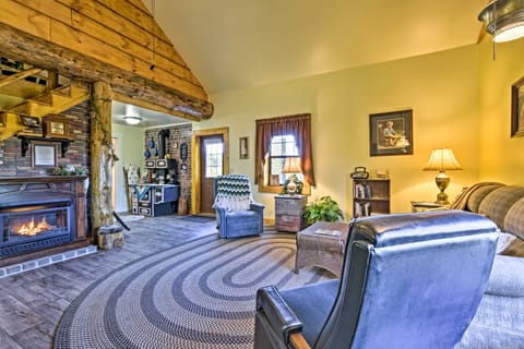 'Honey House Cabin' - A Quiet Countryside Retreat! House in Indiana