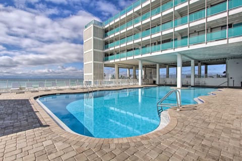 Panama City Beach Studio w/ Pool & Beach Access Apartment in Panama City Beach