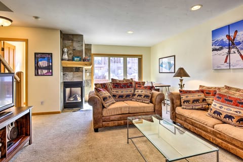 Airy Winter Park Gem w/ Private Outdoor Hot Tub! Condo in Fraser