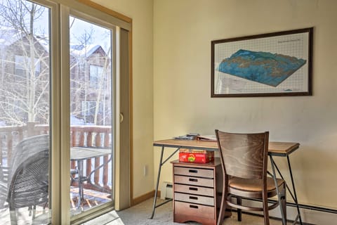 Airy Winter Park Gem w/ Private Outdoor Hot Tub! Condo in Fraser