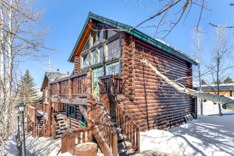 Cozy Mountain Condo Across From Snow King Ski Mtn! Apartment in Jackson