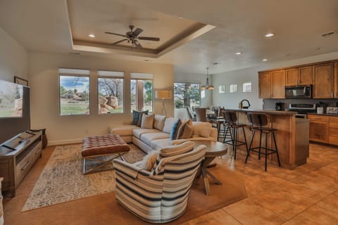 Bright Modern Abode - 32 Miles to Zion Nat'l Park! House in Kanab