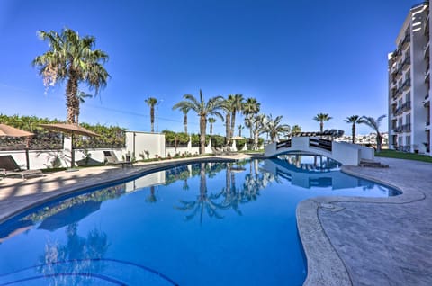 NEW! Mod Condo w/Jetted Tub, Balcony + Ocean View! Apartment in Cabo San Lucas