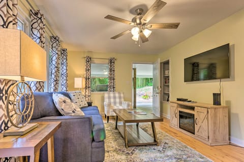 Quiet Asheville Home Near Appalachian Trail & Dtwn House in Asheville