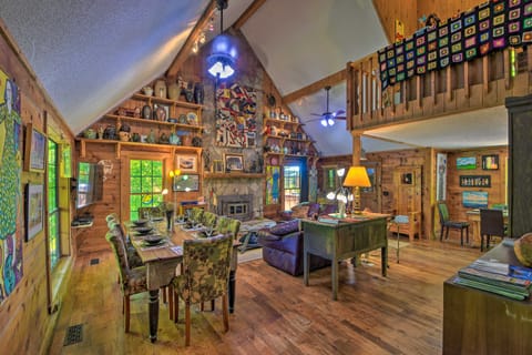 Enchanting Cabin w/ Mother-In-Law Suite: Mtn Views House in Stecoah