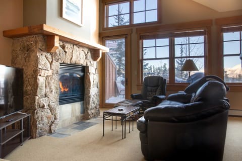 Keystone Condo on Golf Course w/ Mountain View Apartment in Keystone