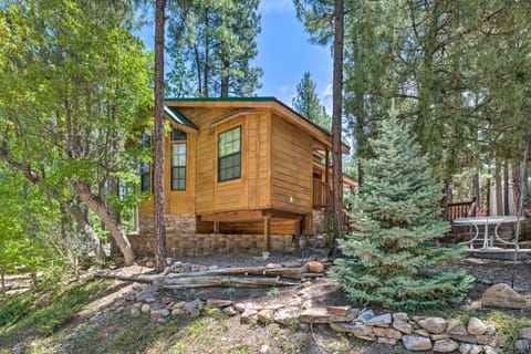 Show Low Cabin w/ Furnished Deck - Near Hikes Casa in Show Low