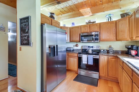 ‘Sherwood Forest Cabin’ Nestled in the White Mtns! House in Pinetop-Lakeside