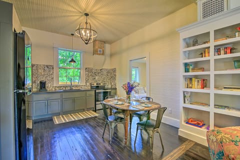 Updated Boerne Cottage: Sip, Explore & Relax! House in Boerne