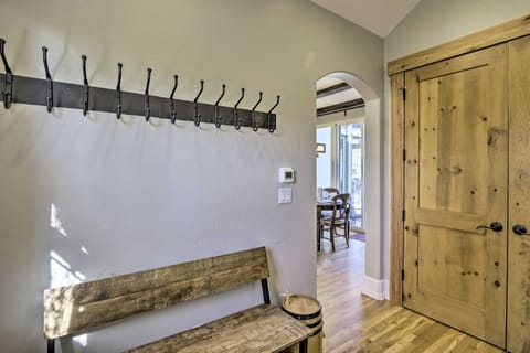 All-Season Cordillera Home w/ Golf View & Hot Tub! House in Edwards