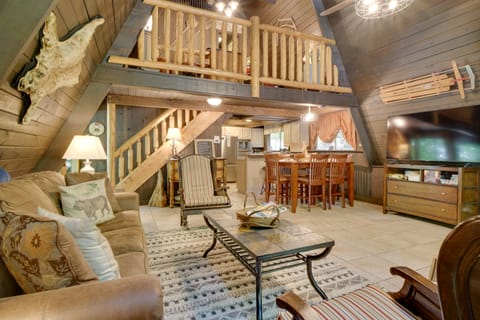 'Snuggle Inn' in the Heart of Chalet Village! House in Gatlinburg