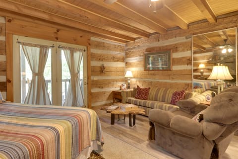 3 Mi to Nat’l Park: Townsend Apt on Little River! Apartment in Townsend