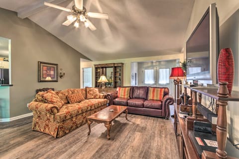 < 2 Mi to Lake Coronado: Apt w/ Grill! Apartment in Arkansas