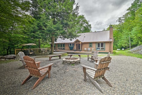 Warrensburg Cabin w/ Hot Tub: 15 Mi to Lake George House in Capital District, NY, USA