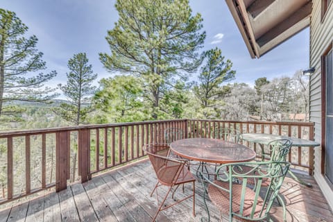 Spacious Ruidoso Retreat: Game Room & Pool Access! Apartment in Ruidoso