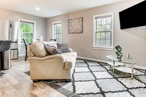 4 Mi to Main Street: Petite Weaverville Escape! House in Buncombe County