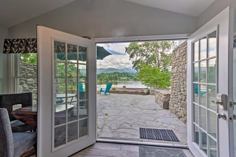 Studio w/Patio Access + View on Lake Junaluska! Apartment in Lake Junaluska