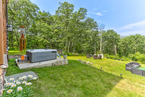 Peaceful Mountian Oasis: Firepit, Hot Tub, Sauna! House in Vernon Township