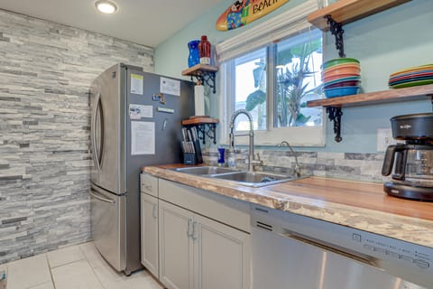 Beachfront Siesta Key Condo w/ Pool Access! Apartment in Siesta Beach