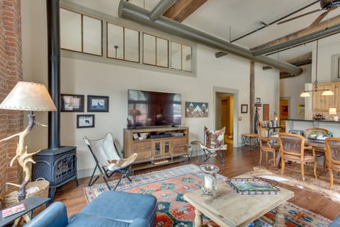 Updated Rustic-Chic Condo on Ouray's Main Street! Apartment in Ouray