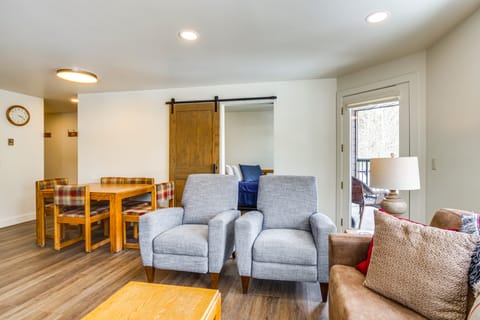 Bright Breck Condo - Walk to Shuttle & Main Street Apartment in Breckenridge