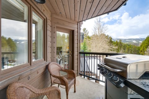 Bright Breck Condo - Walk to Shuttle & Main Street Apartment in Breckenridge