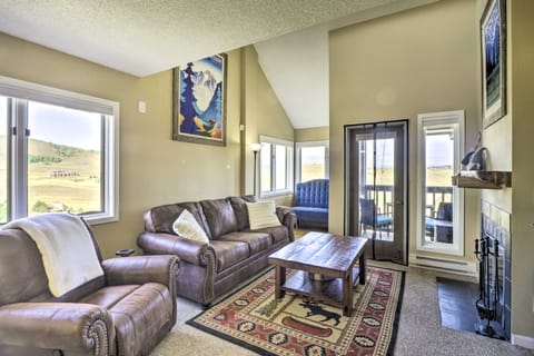 Granby Retreat w/ Mtn View - Walk to Ski Lifts! Apartment in Granby