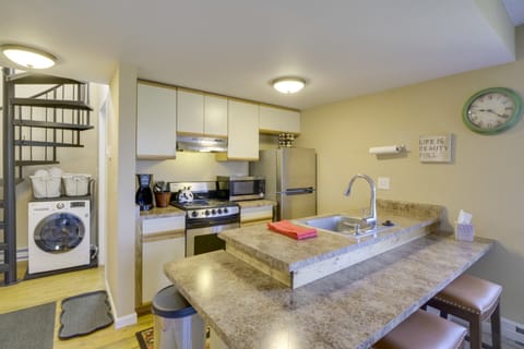 Walk to Ski Lifts: Mtn-View Granby Retreat! Apartment in Granby