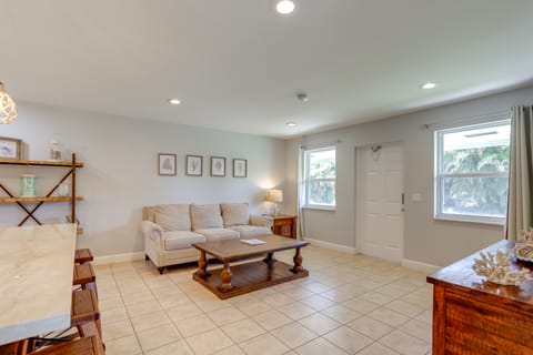 Coastal Townhome w/ Patio ~ 2 Mi to Beach! Apartment in Palm Beach Gardens