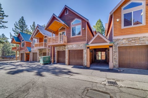 Central Townhome < 1 Mi to The Village at Mammoth! Apartment in Mammoth Lakes