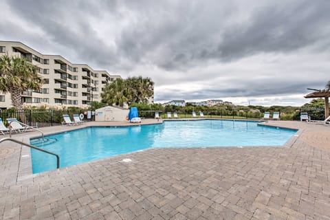 Sands Villa Resort Oceanfront Condo with Pools! Apartment in Atlantic Beach