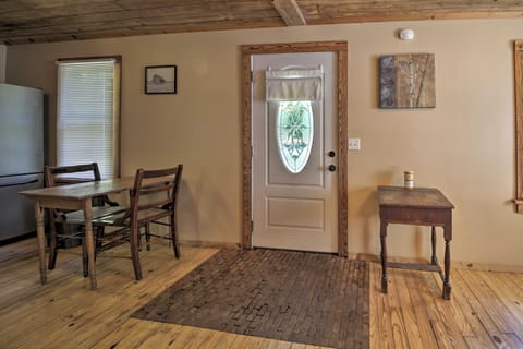 Pet-Friendly Cottage w/ Fire Pit - 3 Mi to SIU! Cottage in Makanda Township