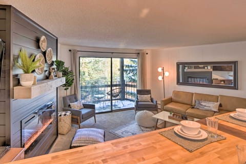 Modern Breck Condo: 1/4 Mi to Peak 8 Ski Lift! Apartment in Breckenridge