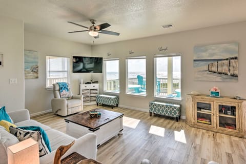 Beachfront Retreat with 2 Decks, Patio & Views! House in Surfside Beach