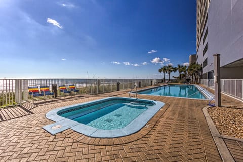 Beachfront Condo w/ Stunning Ocean Views & Pool! Condominio in Panama City Beach
