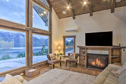Dazzling Cle Elum Home w/ Game Room & Fire Pit! Maison in Cle Elum Lake