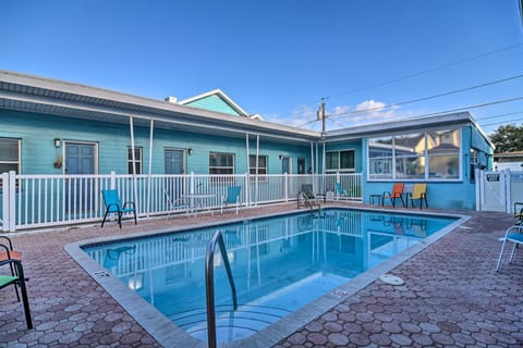 Condo w/ Community Pool - Walk to Madeira Beach! Apartment in Madeira Beach